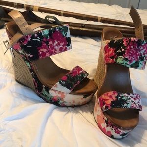 Jessica Simpson wedges